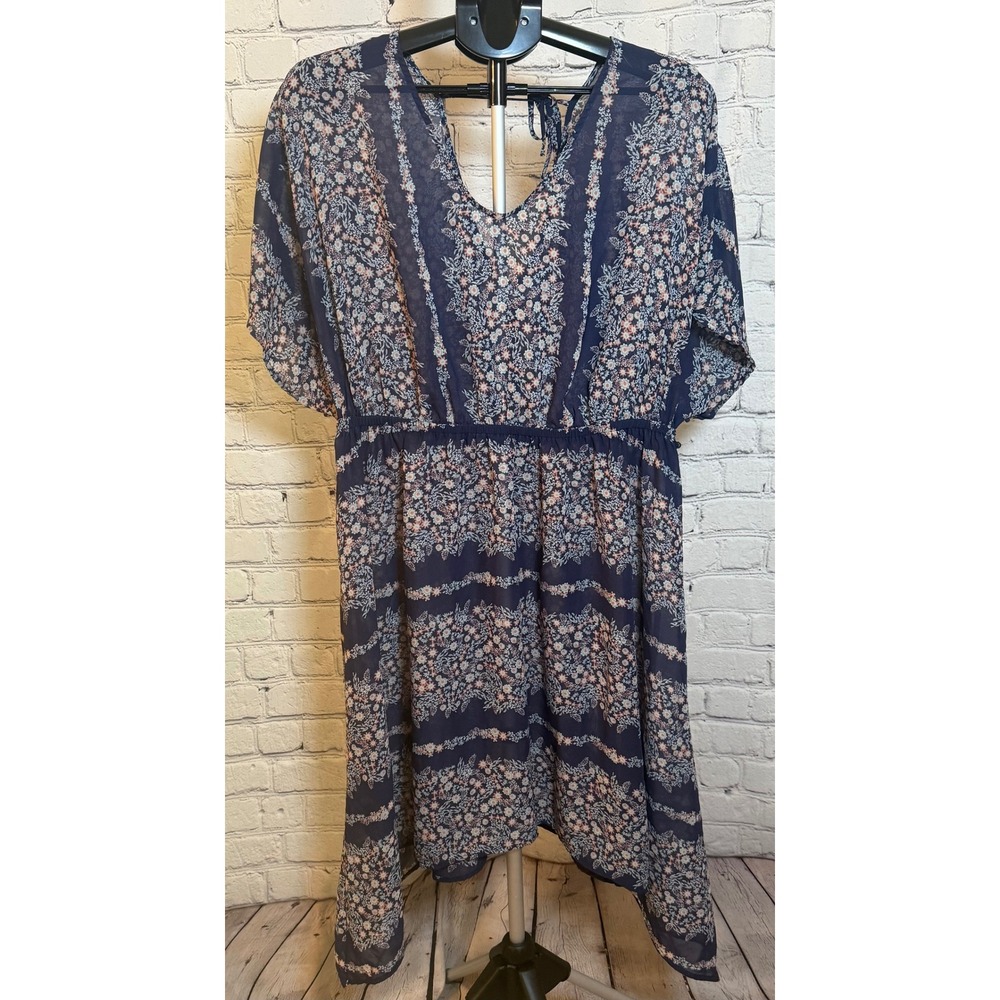 Maurices Navy Floral Sheer Cover V-neck Flutter Sleeve Sz 1(16/18)